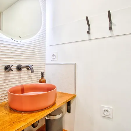 Apartment Fraichement Renovee - Jacuzzi Au Coeur De *