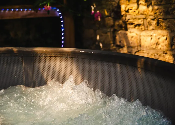 Fraichement Renovee - Jacuzzi Au Coeur De Apartmán *