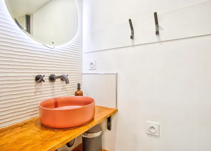 Διαμέρισμα Fraichement Renovee - Jacuzzi Au Coeur De *